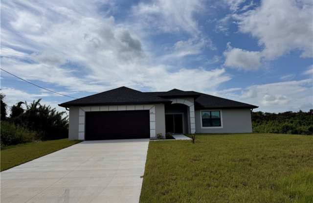 3207 42nd Street SW photos photos