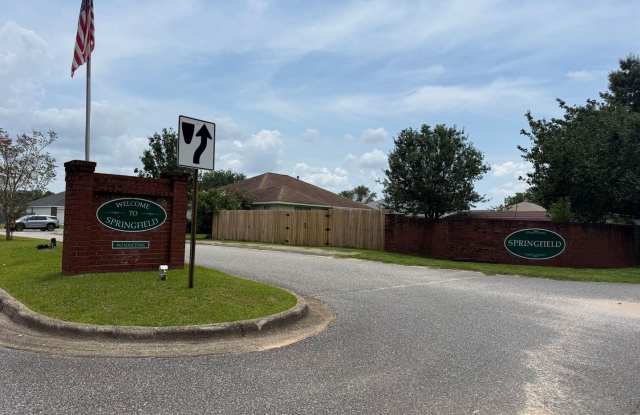 Pensacola - Springfield - 3 bedroom, 2 bathroom Gallery 3