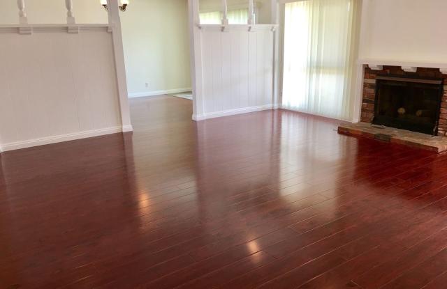 7028 Maycroft Dr. Gallery 4