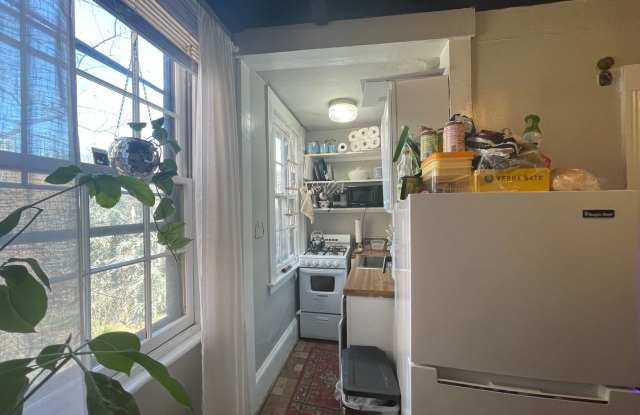 Charming 1-Bedroom in Beacon Hill Gallery 4