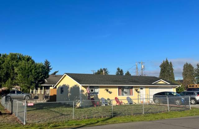 304 South 2nd Avenue - 304 South 2nd Avenue, Sequim, WA 98382