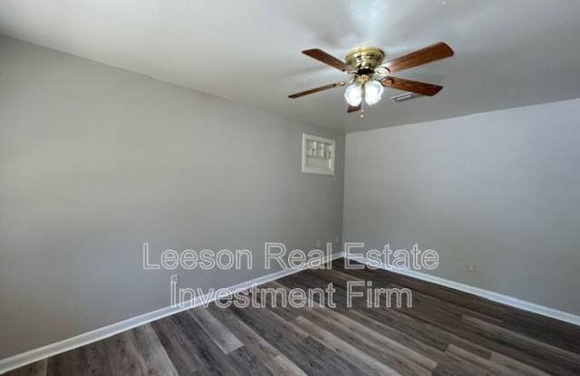 1102 Cloverdale Dr. Gallery 2