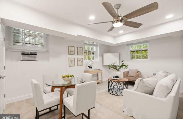 3039 MACOMB Street NW Gallery 4