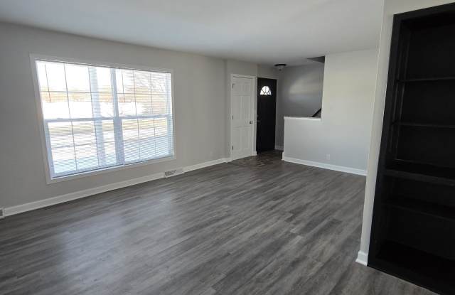 5839 S Illinois Ave - 5839 South Illinois Avenue, Cudahy, WI 53110