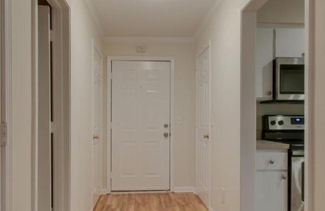 142 Hillsboro Pl Gallery 2