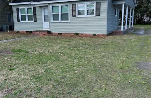 3 Bedroom, 1 Bath Home in Godwin Heights photos photos