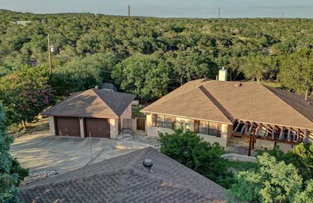 115 Chaparral Place - 115 Chaparral Place West, Kerr County, TX 78025