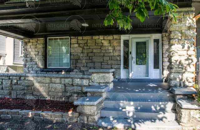 Move fast on this one. Apply within 24 hours of your showing and lock in $250 off your monthly rent for the entire 12 month term!!! Gallery 4