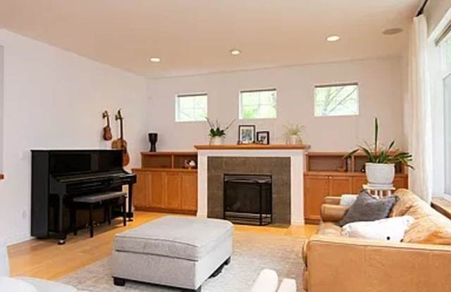 Beautiful Martha lake home available now! Gallery 3