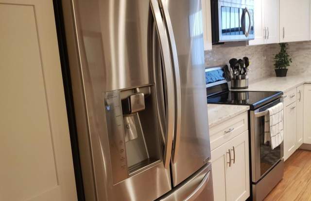 6021 SE Landing Way Bldg 2 Unit #2 Gallery 3