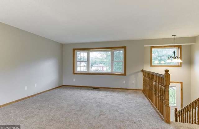 17565 Isanti St NE Gallery 2