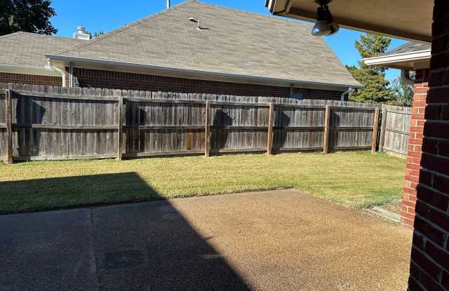Welcome home to this beautifully renovated 4-bedroom, 3-bathroom residence located in the highly desirable Cordova area, just minutes from Germantown Parkway. Gallery 4