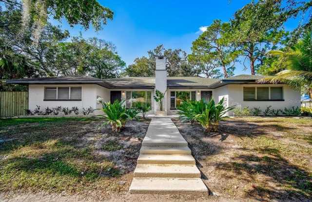 1225 COCOANUT AVENUE photos photos