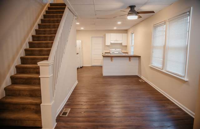 5972 Pine St photos photos 5972 Pine St photos photos