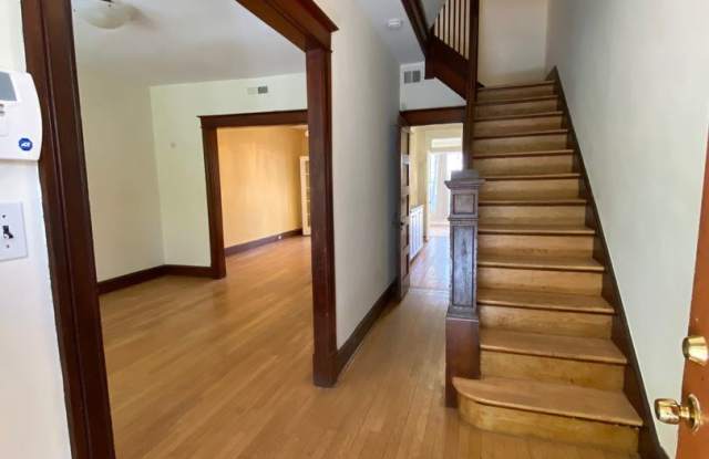 13 Adams Street, NW Gallery 3