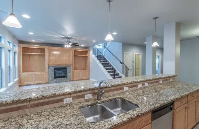 UT PRE-LEASE : 6 Bed / 3 Bath - Spacious bedrooms, North of UT Gallery 4
