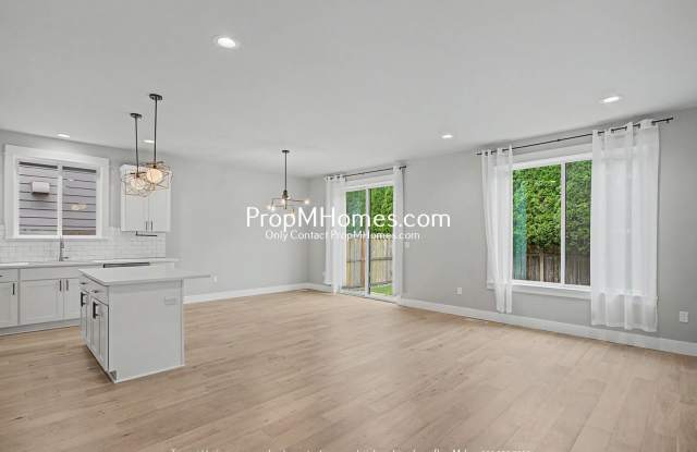 Modern Four Bedroom Home in SW Gresham! Gallery 4