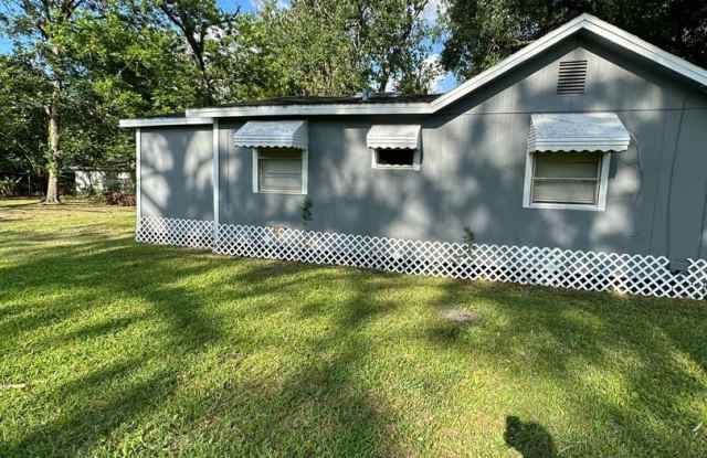 Fully renovated 3/1 Single Family Home available for immediate rent! photos photos