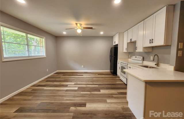 210 N Salisbury Avenue Gallery 4
