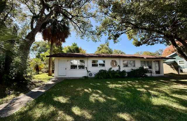 Affordable 1 Bedroom / 1 Bathroom Located In Zephyrhills! - 5205 9th Street, Zephyrhills, FL 33542