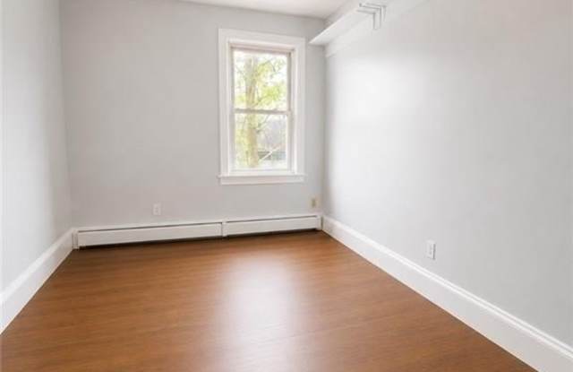 982 Douglas Avenue Gallery 3