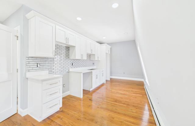 169 Knight Street - 3 photos photos