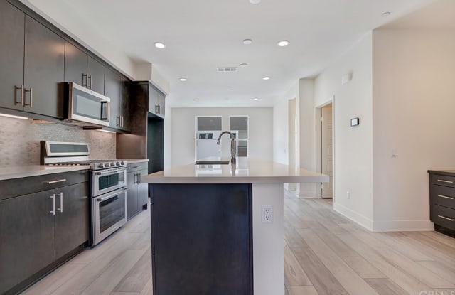 683 W 17th Street - 683 W 17th St, Costa Mesa, CA 92627