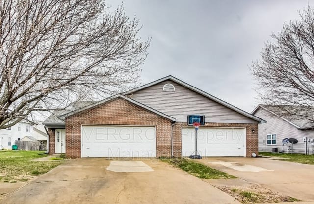 1072 Torino Court - 1072 Torino Court, Franklin, IN 46131