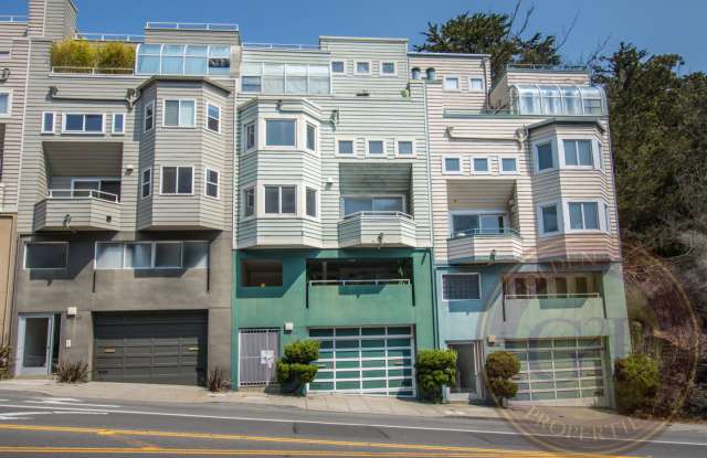 Corona Heights - 3 BR, 2.5 BA Condo 1,586 Sq. Ft. - 3D Virtual Tour, Parking, Patio - 4514 17th Street, San Francisco, CA 94114