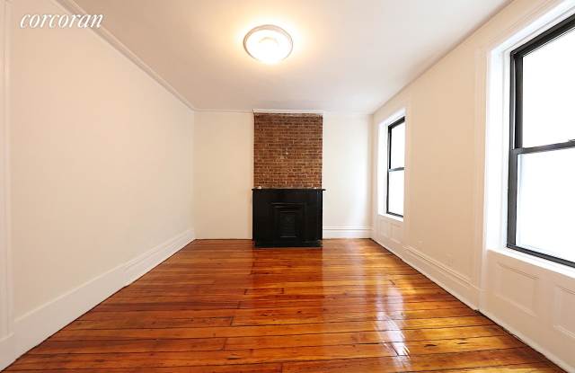 268 West 12th Street Gallery 4