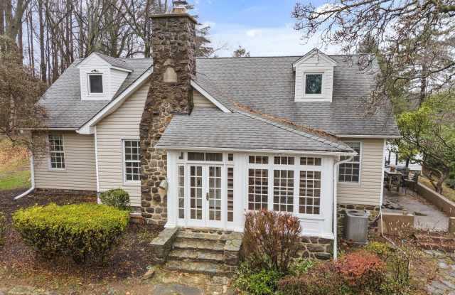 317 WATERLOO AVENUE photos photos