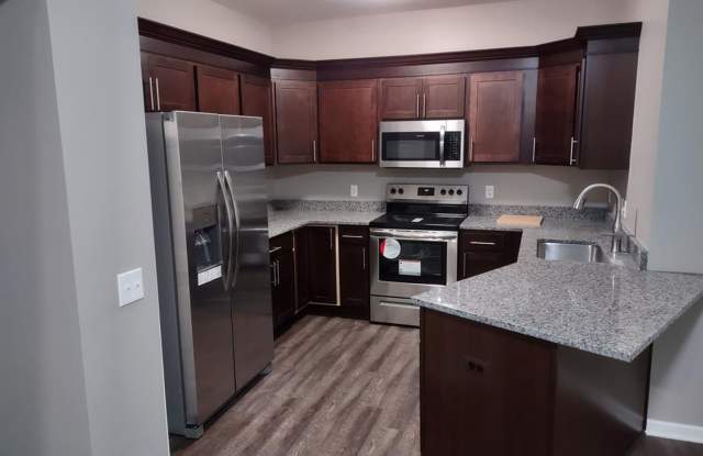 GORGEOUS 2 BED TOWNHOUSE! APRIL MOVE IN SPECIAL! photos photos