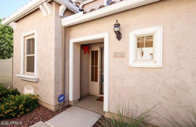 2152 W MONTE CRISTO Avenue Gallery 1