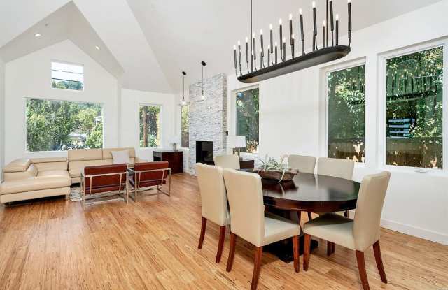 30 Oak Knoll Dr Gallery 3