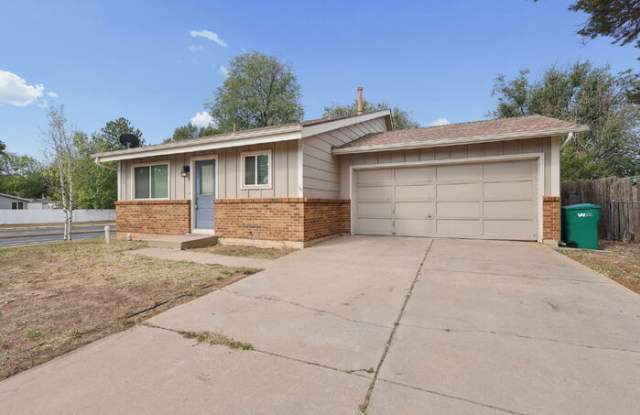 2390 Middleton Court photos photos