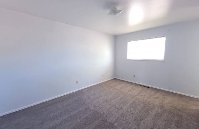 4075 Harbor Place photos photos