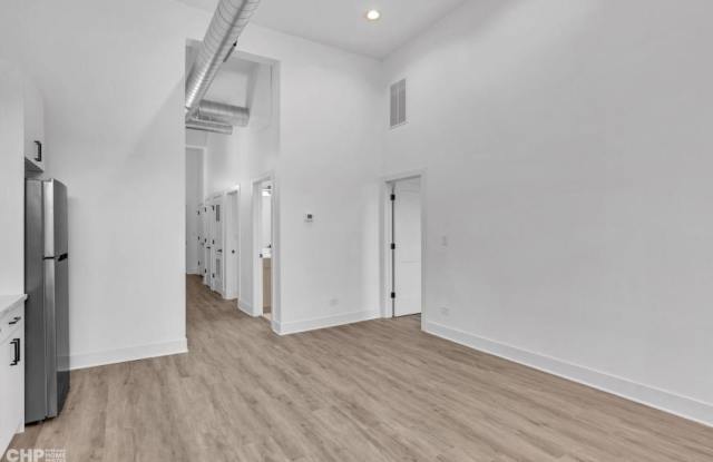 4731 North Western Ave. Gallery 4