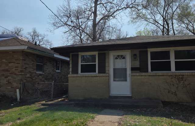 1022 West Thrush Avenue - 1022 West Thrush Avenue, Peoria, IL 61604