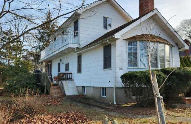 35 Elm Road - 35 Elm Road, Rocky Point, NY 11778