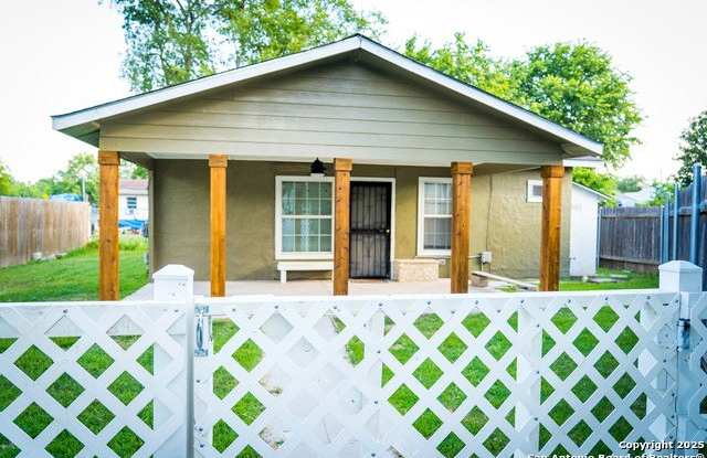 1412 Whitman photos photos