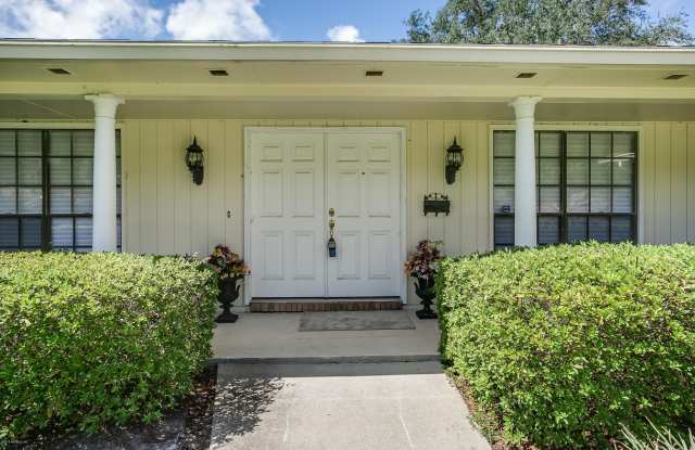 2250 SPANISH MOSS DR Gallery 2