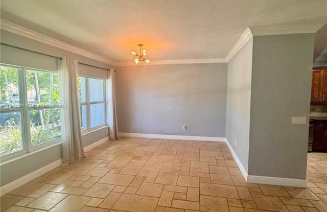 8945 SW 125th Ter Gallery 4