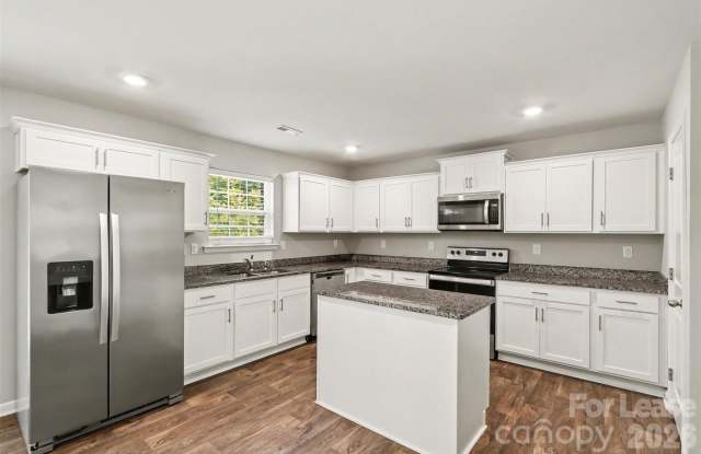 310 Kingsford Drive Gallery 2