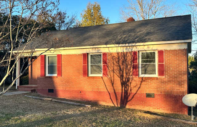 Cozy 3 Bedroom House in LoSo! photos photos