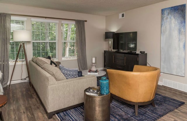 Fairlane Woods Apartments Gallery 2