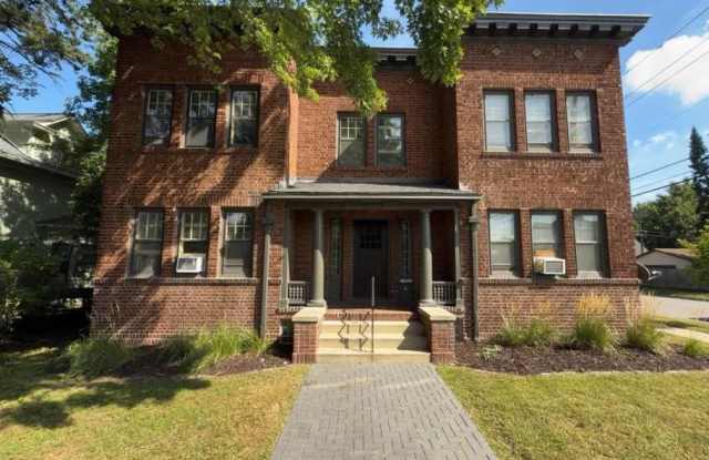 3555 Bloomington Avenue S Gallery 2