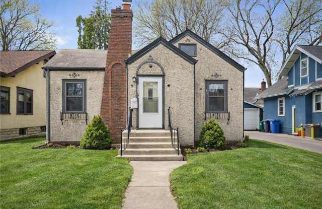 5006 30th Avenue S photos photos