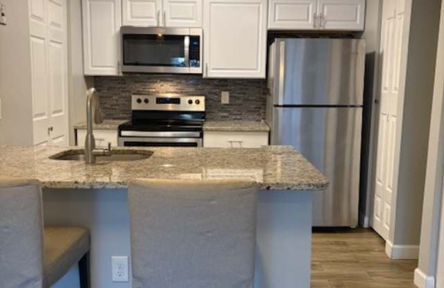 7596 Lakeside Village Dr Gallery 2
