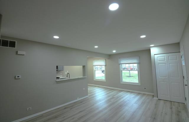 360 Farmingdale Circle Gallery 3