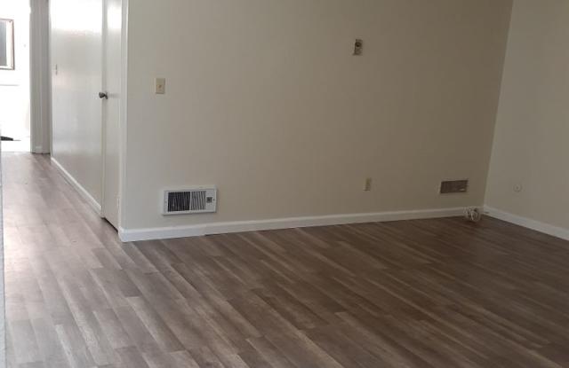 3-bedroom, 2-bath, Ground Floor Unit w/ Private Patio. Gallery 4